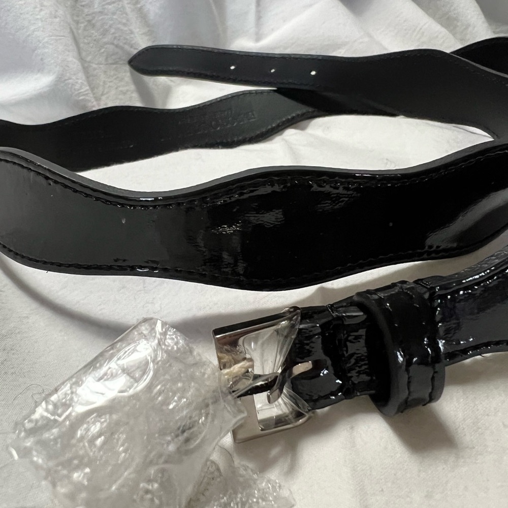 Emporio Armani Scalloped Patent Leather Black Belt 44 NWT Italy